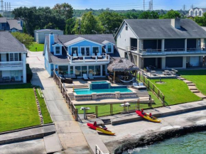 Bayfront Luxury House with Pool